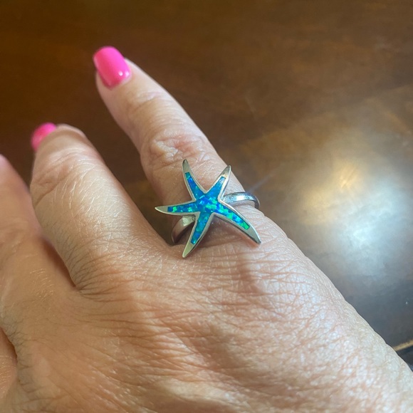 Sterling Silver Starfish size 5 1/2 ring never worn- opal inlay - Picture 3 of 4